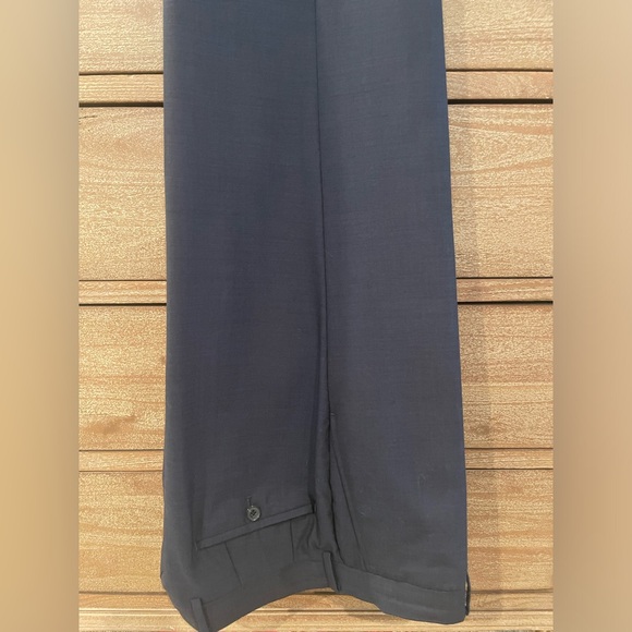 BAR III Slim Fit Solid Wool Suit Size 42R - 34x32 - Picture 5 of 6